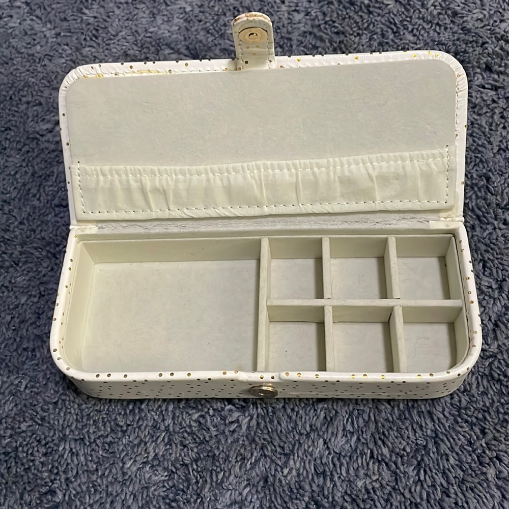 NWOT Travel jewelry hardcase